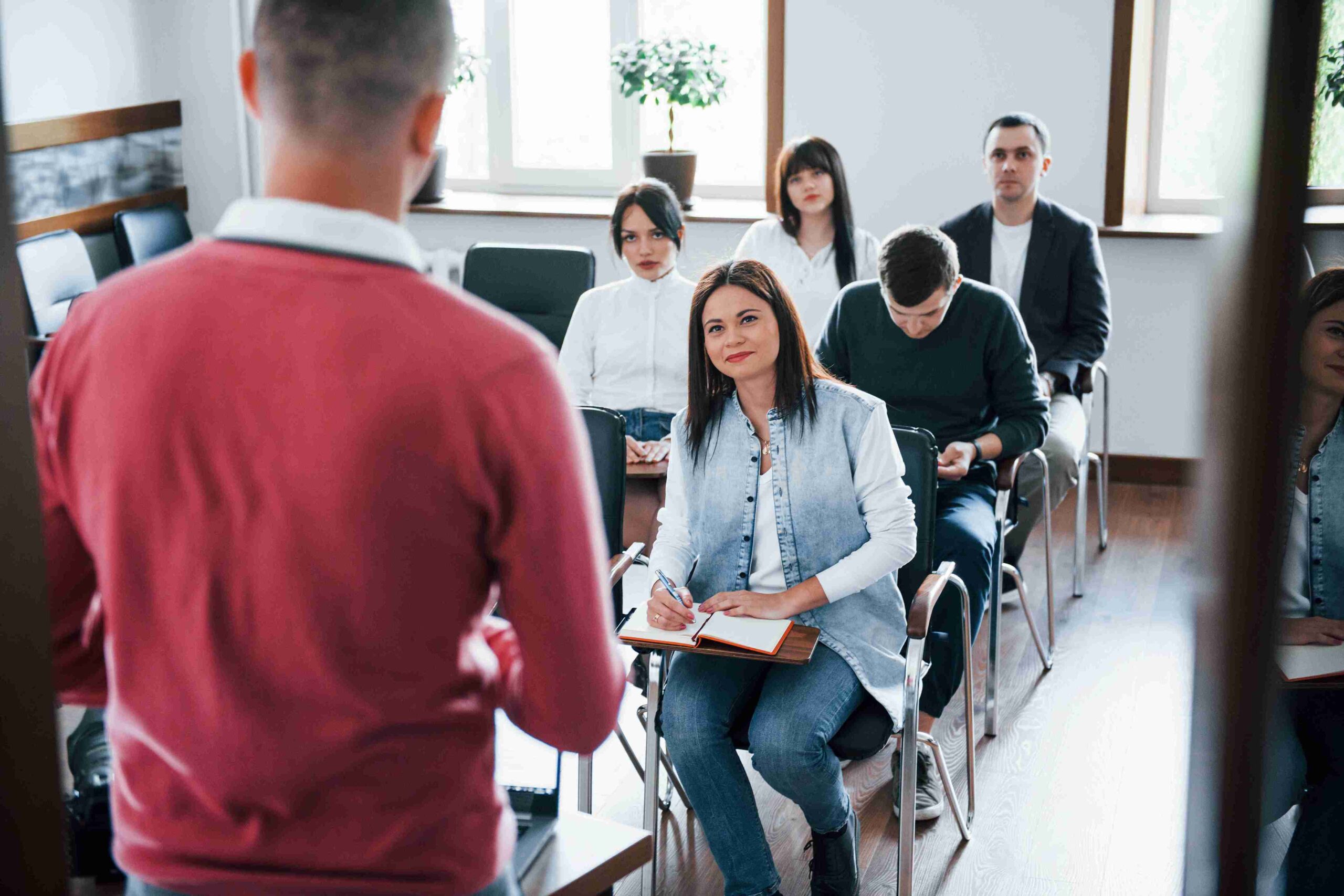 Formação obrigatória nas empresas em Portugal: o que pode mudar nas microempresas?