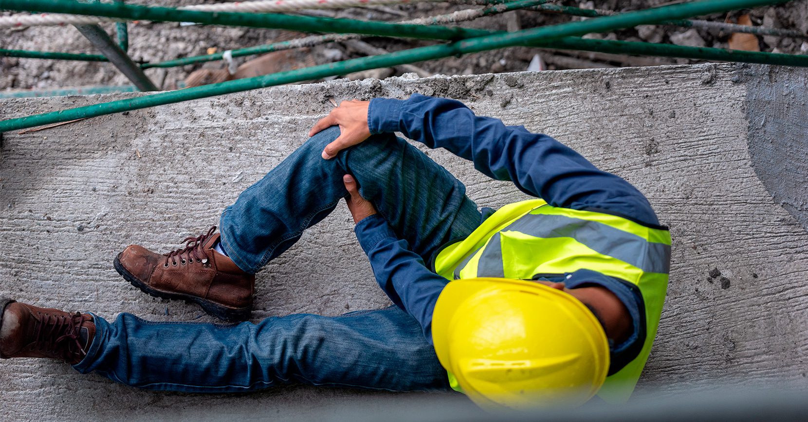 Acidentes de Trabalho vs. Doenças Profissionais: Saiba o que a Lei Diz e Proteja-se!