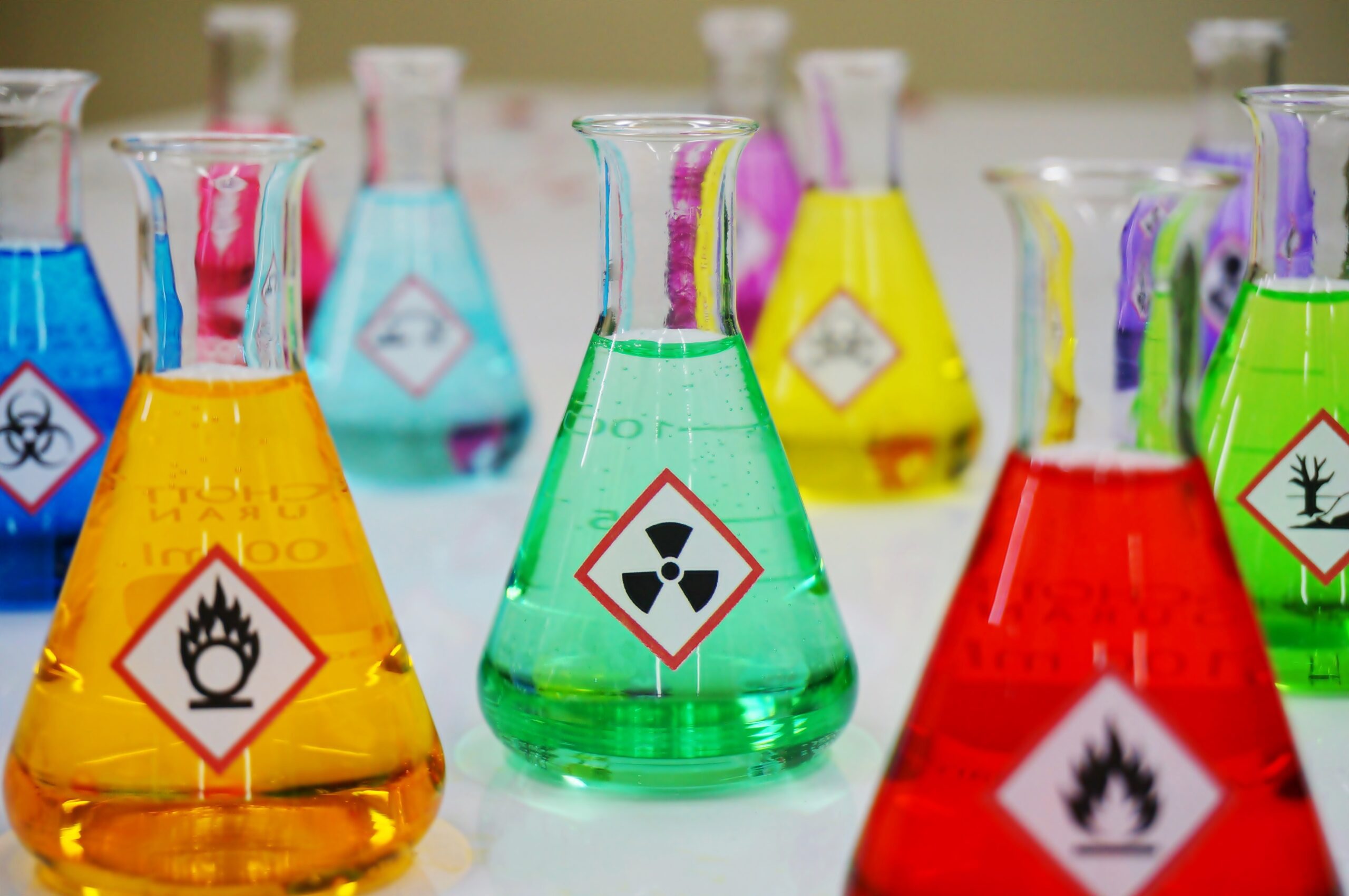 Exposição Profissional a Agentes Químicos – Riscos e Medidas de Prevenção