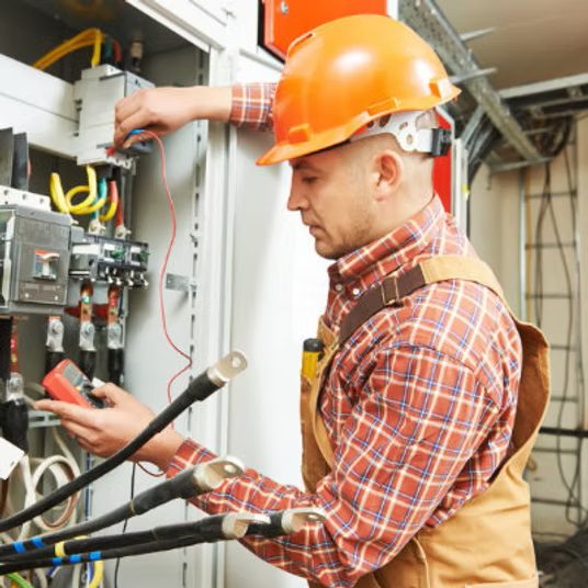 Riscos Elétricos: Como Prevenir Acidentes e Garantir a Segurança no Trabalho